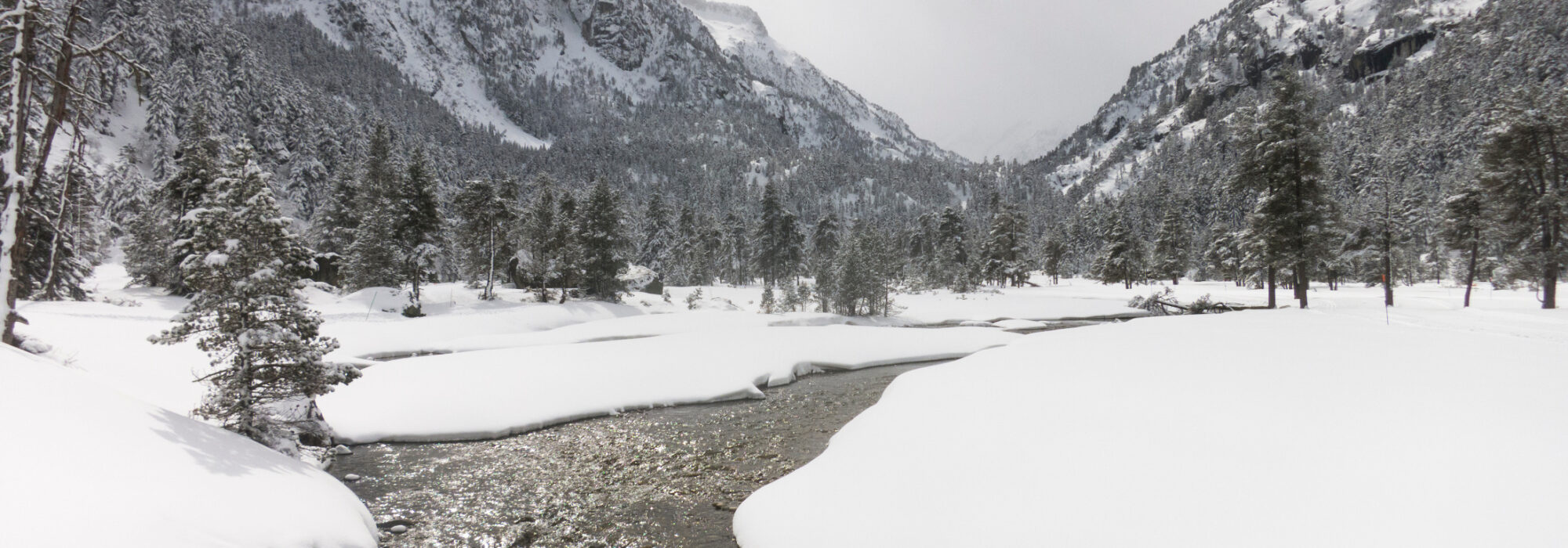 The big valley, at pont d'espagne (Cauterets, France)